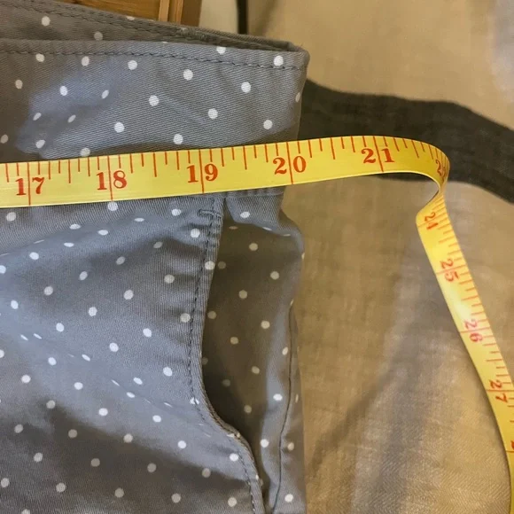 Ann Taylor Loft women’s shorts size 14. Polka dot print. - Picture 3 of 5